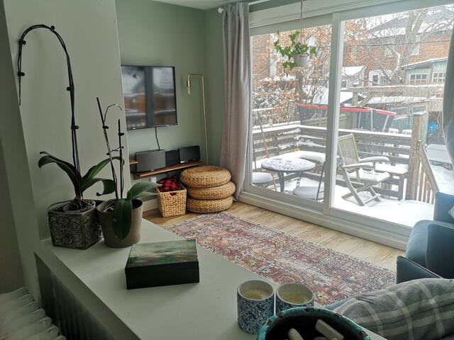 Beautiful beach house in the heart of the Beaches gallery image 5