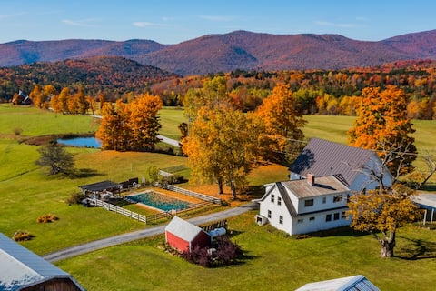Charming farmhouse ~ Near Sugarbush and Killington