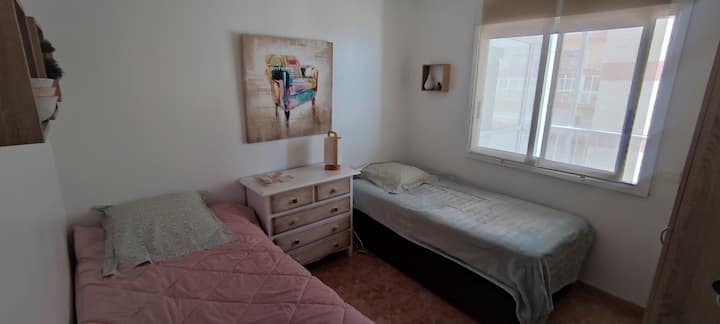 ห้องนอนเตียงคู่