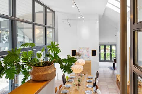 Large house  / space for 10/ garden fireplace barbecue