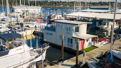 Delightful+1-+bedroom+floating+home+w+free+parking