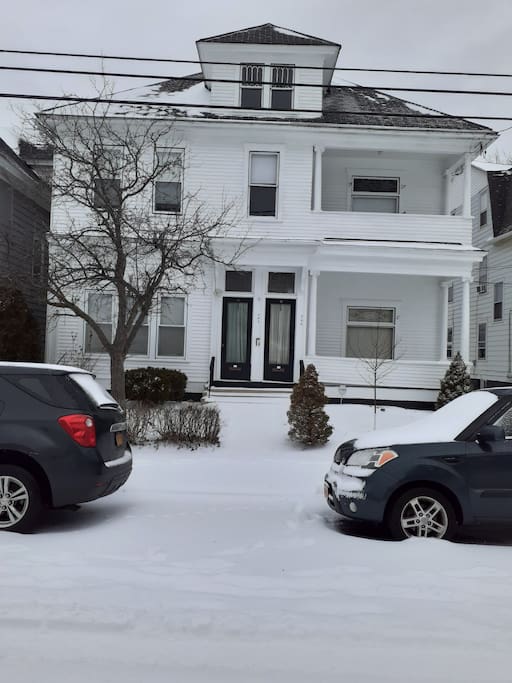 Airbnb Large 2 bedroom, 2 bath flat in Syracuse West Side
