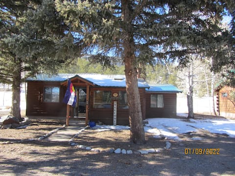 Cabin backs up to National Forest; skiing, fishing