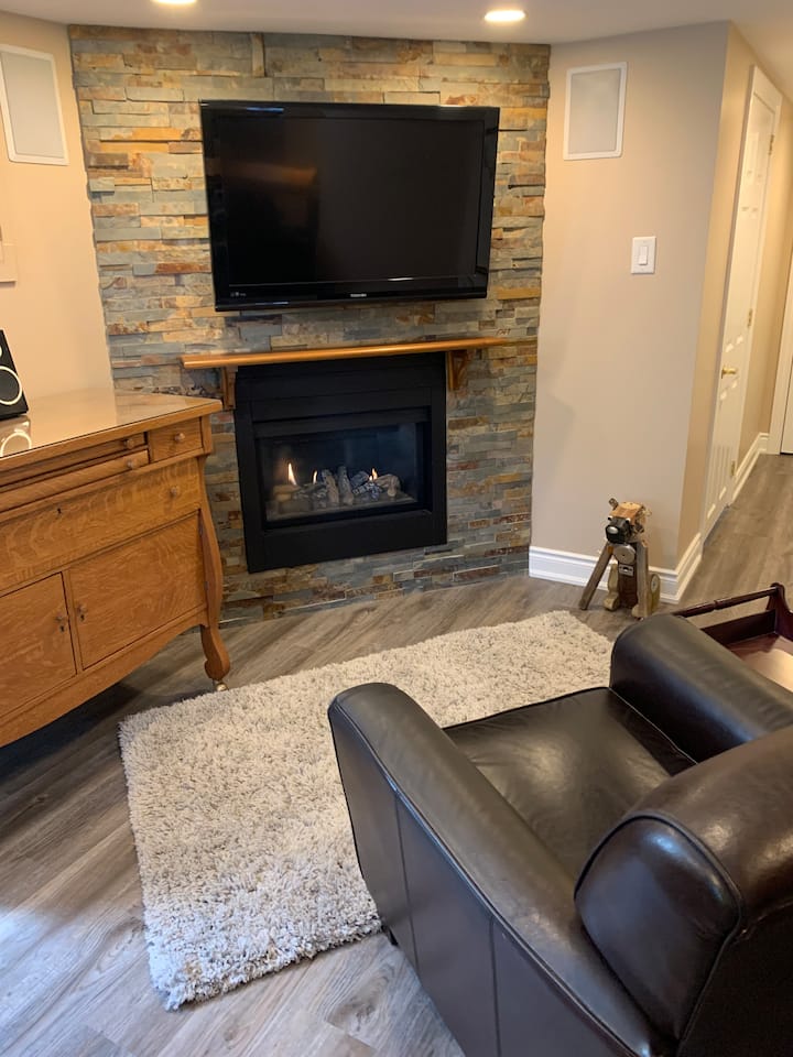 Chateau Laird-private Suite With Fireplace - Windsor