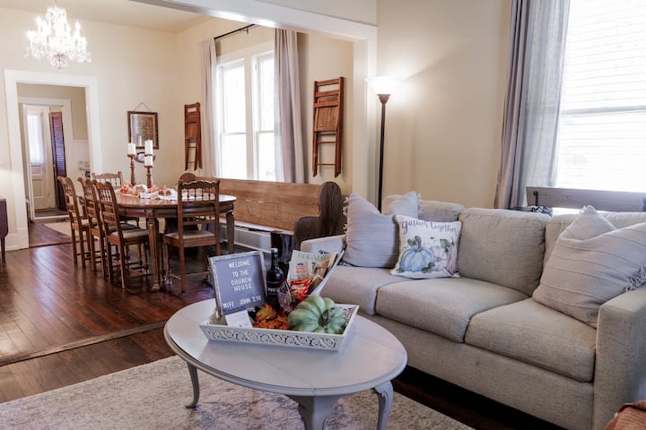 The Church House – Historic 1935 Home W/ Firepit - Brenham, TX