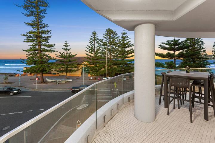 Luxury Steps from World Famous Manly Beach gallery image 3