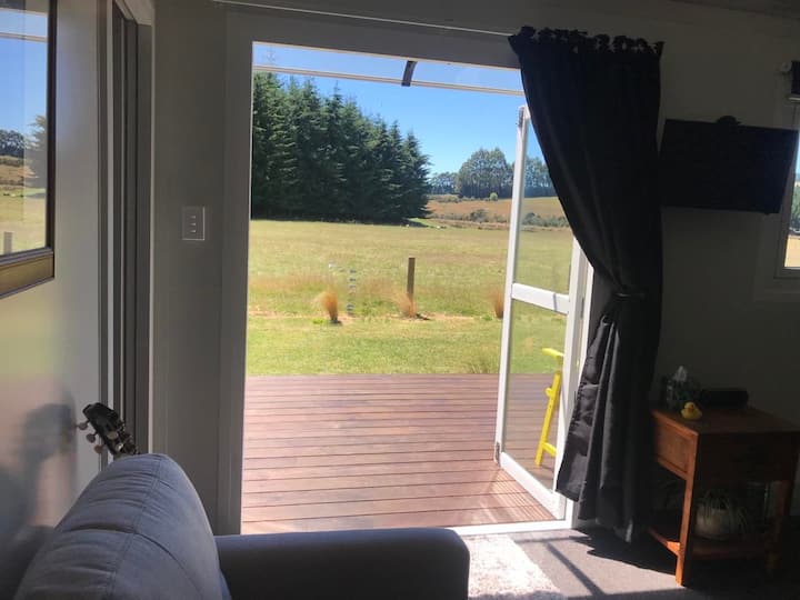Cosy Off-grid Cottage | Hot Tub | Breakfast - Te Anau