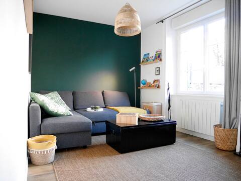 Popular Airbnb listing: Apartment <Pink granite garden> CLINT HOUSE in Perros Guirec