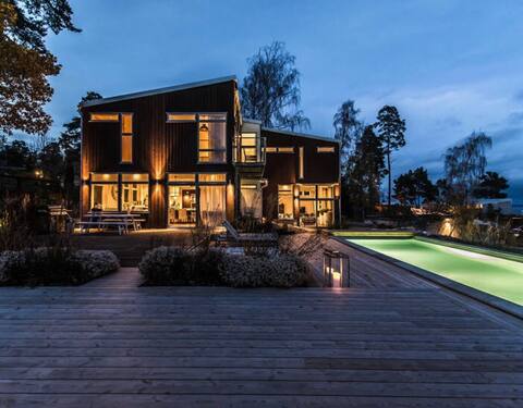 International style villa with pool & sea view