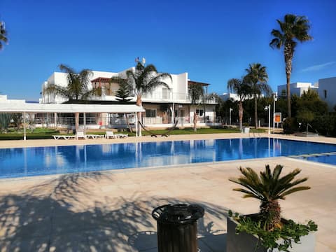Cozy 2-bedroom holiday home in beachfront complex