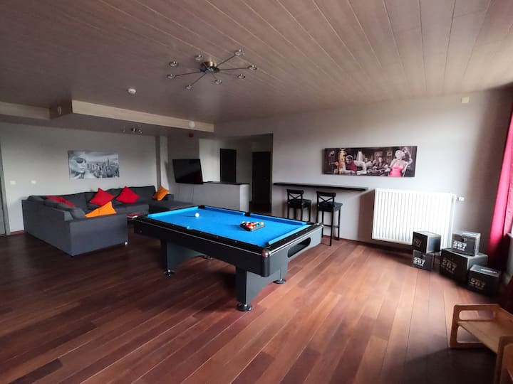 Comfortabele Vakantiewoning Met Prachtige Tuin - Gedinne