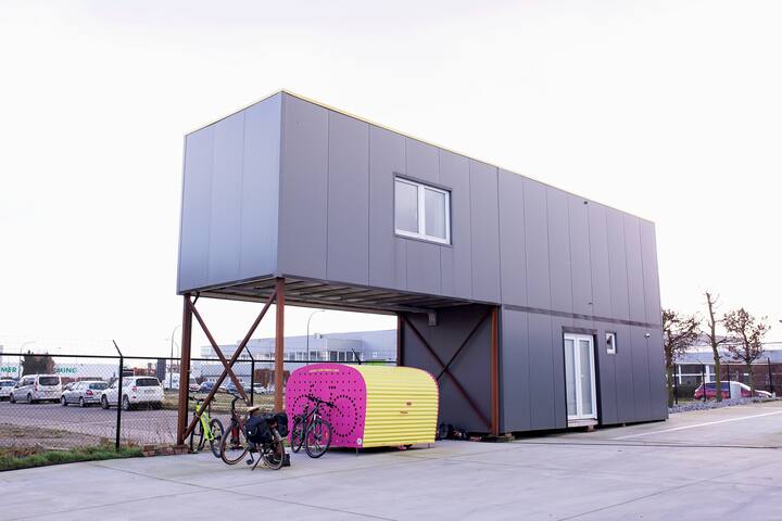 Cute and modern TinyHome (6pers) gallery image 2