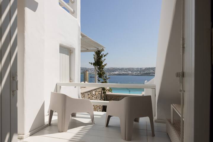 Home with Private Jacuzzi & Shared Swimming Pool gallery image 4