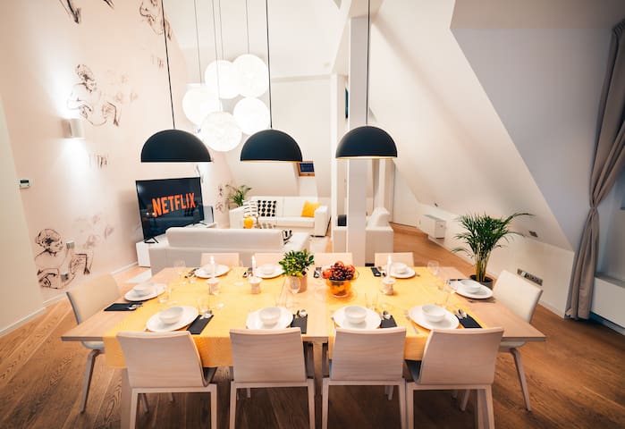 6BR+2Bath LUX Penthouse + Terrace, V!EWS + A/C gallery image 4