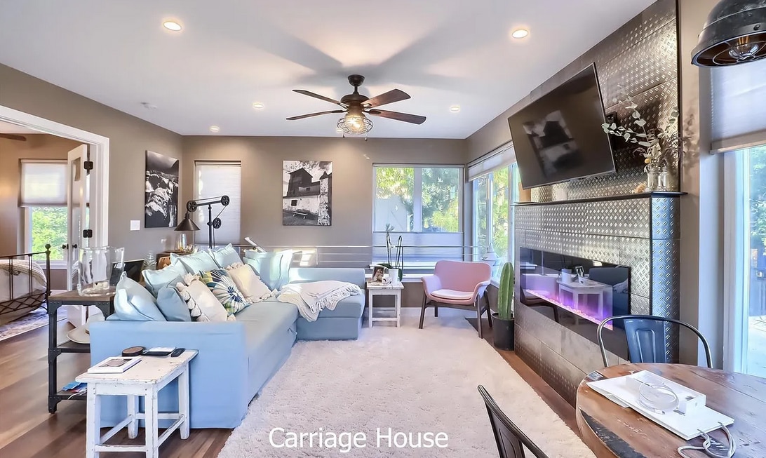 Top performing Airbnb: Adorable luxury guest house, off-street parking in Platt Park