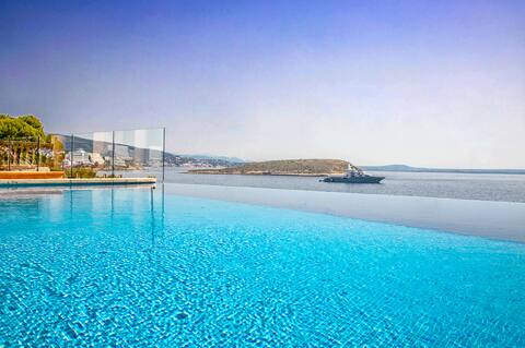 Amazing Large Sea Front Villa Beach 4 minutes
