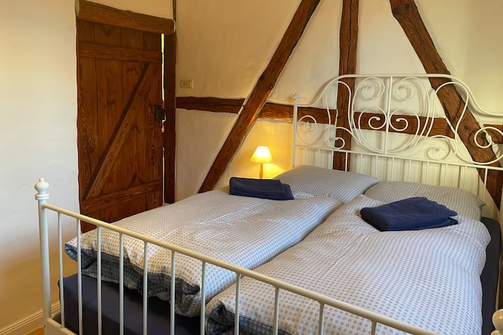 غرف نوم - سرير فرنسي 1.40 متر