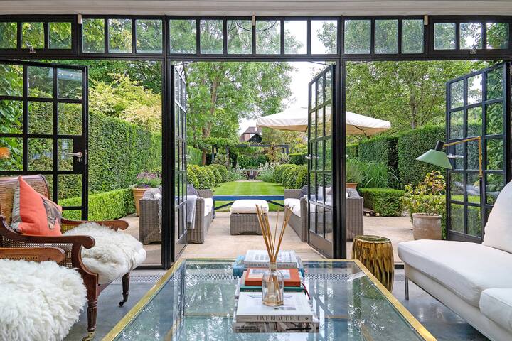Luxury London townhouse with landscaped garden gallery image 3