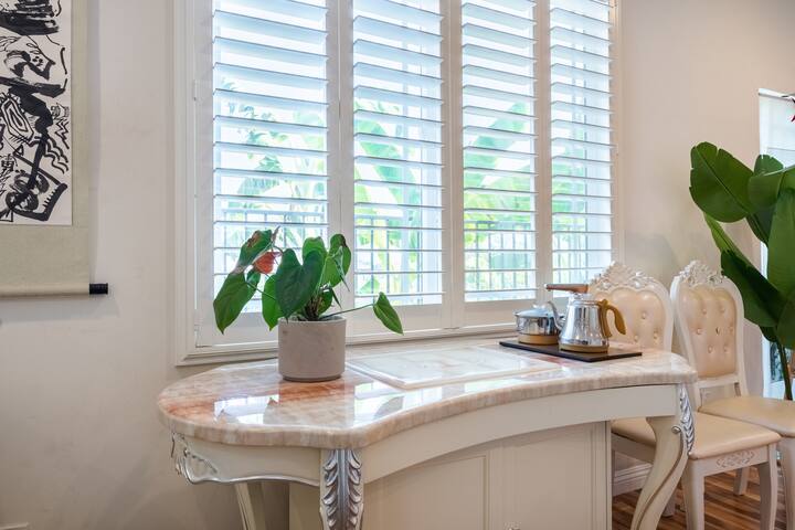 40 ppl 2 houses 13 Bedrooms btw Disney Hollywd gallery image 5