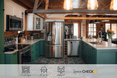 Cardinal de Beauvoir | 4-Seasons Spa | Fireplace