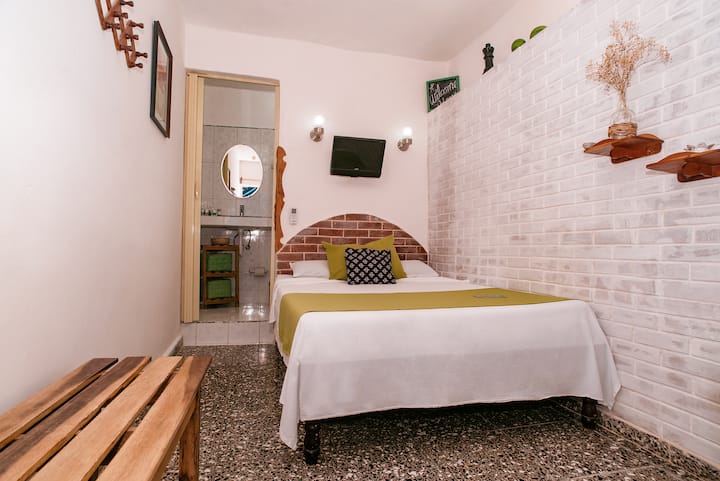 ห้องคู่หมายเลข 2 ห้องนอน 1 ห้องและห้องน้ำส่วนตัว 