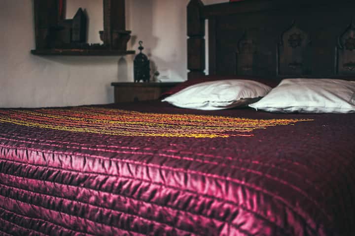 Dvojlôžková izba s manželskou poste