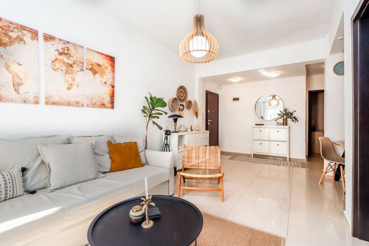 Happy traveller – Luxury, Free Parking