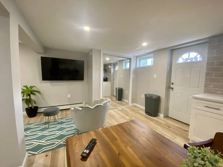 Brand New Studio With Private Entrance - Roslyn, NY