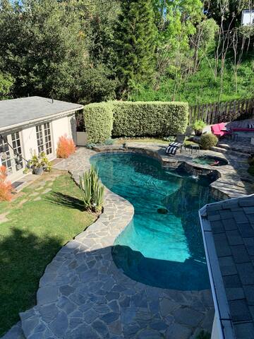 Gorgeous and Serene Compound in Hollywood Hills gallery image 5