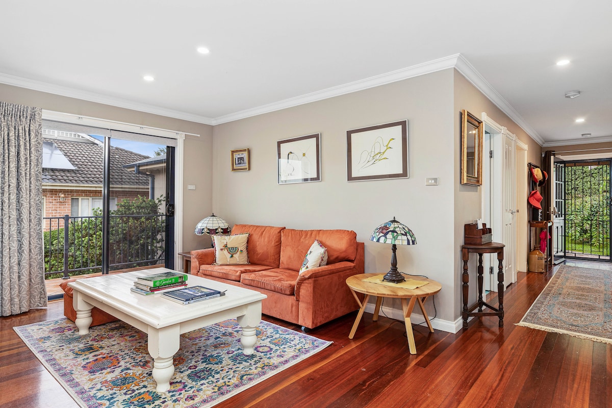 Successful Airbnb property: Hester House, subtle luxury accommodation. in Leura