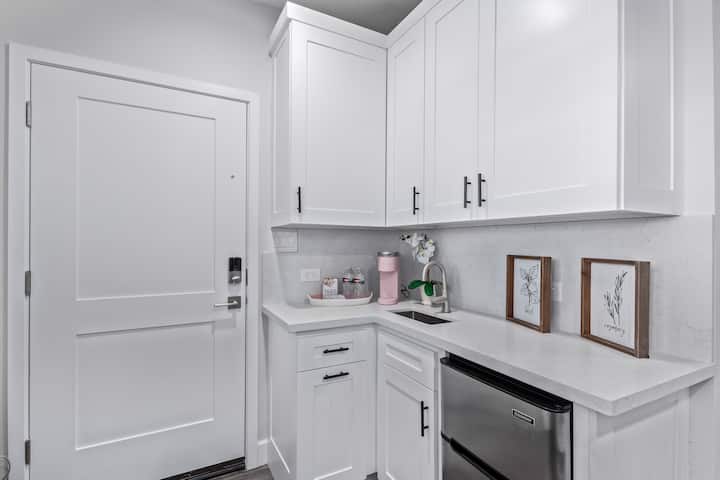 North Private Suite Near The Wigwam Resort - Goodyear, AZ