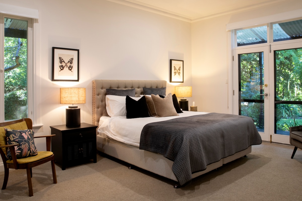 غرفة النوم الرئيسية