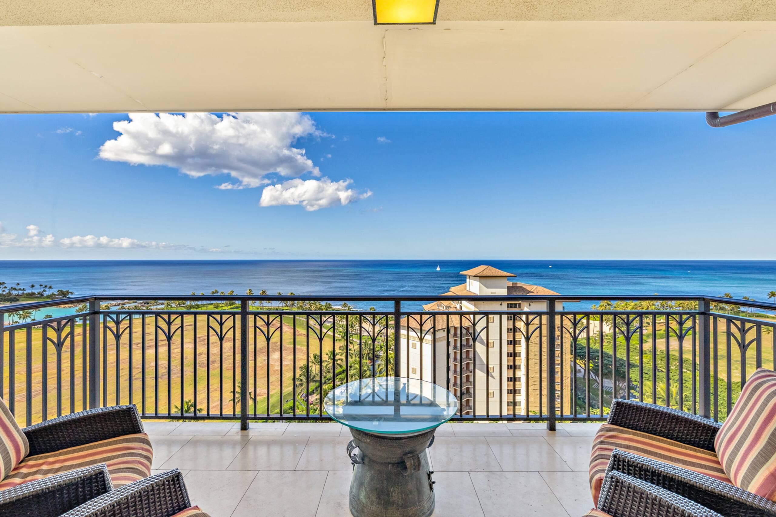 Condo in Kapolei · ★5.0 · 3 bedrooms · 4 beds · 2.5 private baths - Image 4