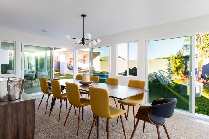 Midcentury Lux 4BR home w Pool/Spa/Cabana/Firepit gallery image 5