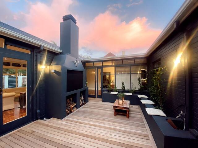 Cheerful & spacious 4 bedroom family home