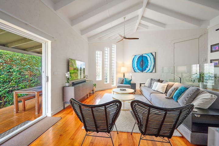 Large Modern 2 Story Home w/Byron Bay Charm 4 Beds