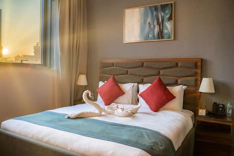 Successful Airbnb property: Luxe Grand Hotel Apartments | 1 Bedroom Apartment in Al Qusais Industrial Third