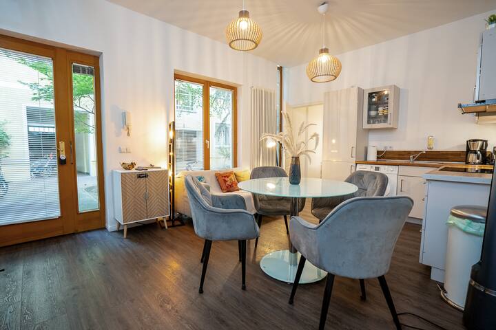 ★Boxi Jungle House★ unique in Friedrichshain | 3BR gallery image 5