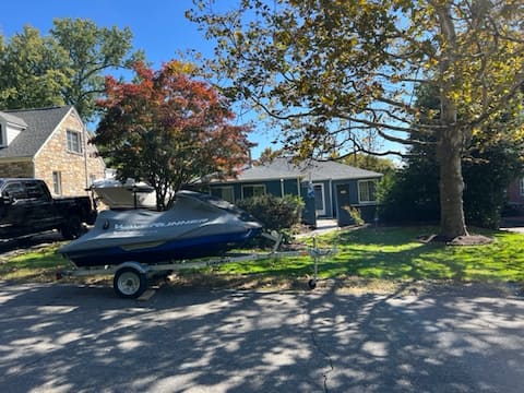 Cheerful 4-bedroom with 2 baths jacuzzi and Sauna