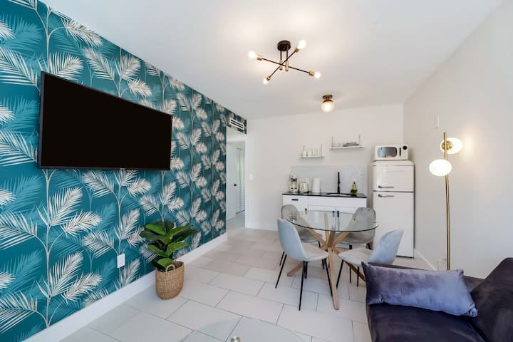 Stylish 1-Bedroom in Miami Beach with free parking