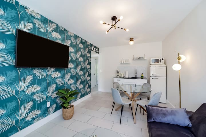 Tastefully renovated 1-Bedroom apartment in Miami Beach. Just a short walk to the beach and situated in a very quiet neighborhood.