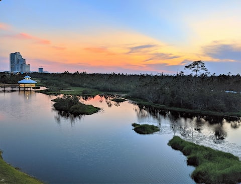 Top Airbnb: 305-A Remodeled, Beach Access, 5 min walk to beach in Gulf Shores / Orange Beach