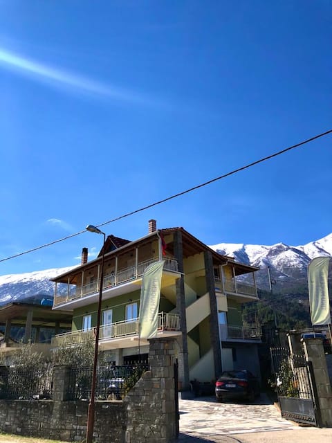 Adriatik Guesthouse, a three story villa