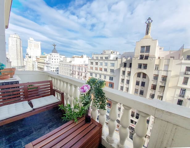 Espectacular 9º Piso en Gran Via con Terraza.