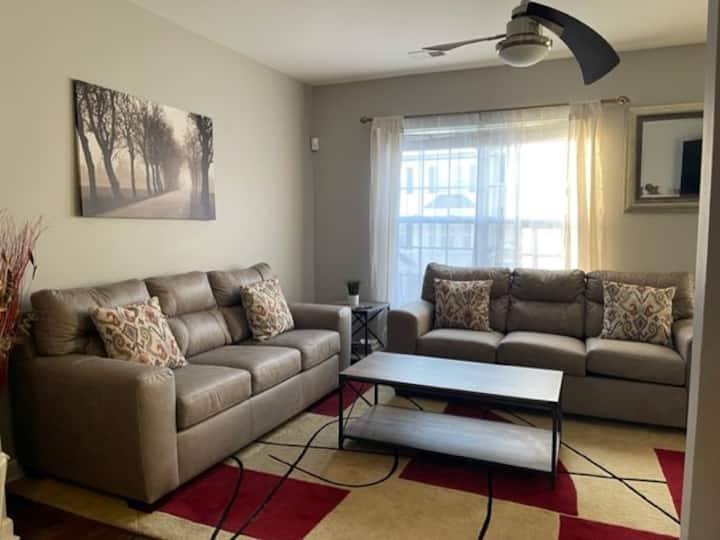 Super Spacious 3 Level Townhome In Prime Location - Greensboro, NC