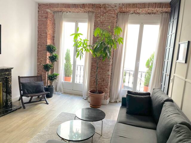 NEW APARTMENT IN CITY-CENTER, GRAN VIA gallery image 2