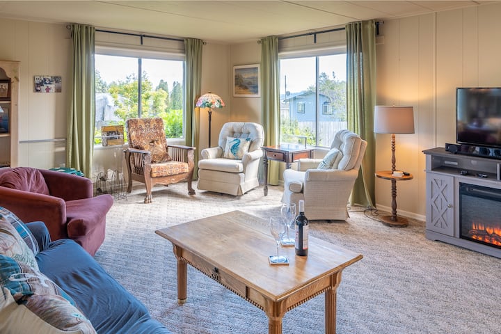 Greenbank Bungalow W/beach Access - Whidbey Island, WA