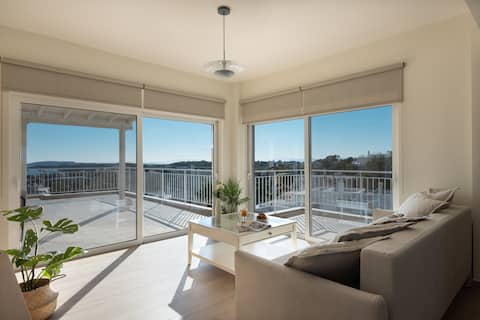 Bright, cozy penthouse with a stunning sea view