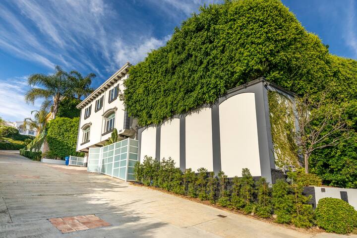 The Beverly Grand Villa @ Bel Air, Los Angeles gallery image 2