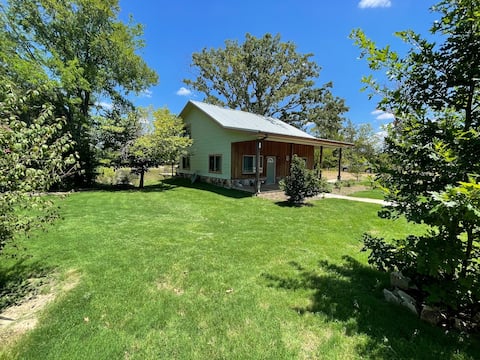 CABIN (Lake Fork Farm) BOAT RAMP/PRIVATE DOCK/POOL